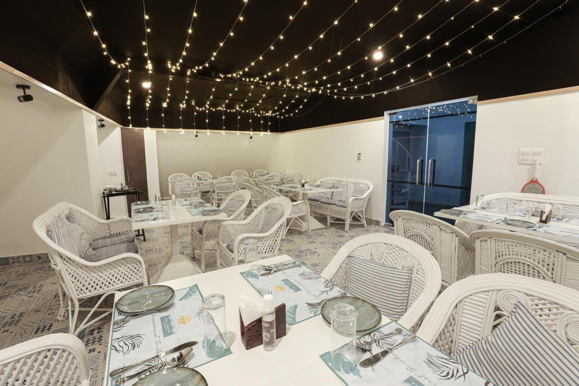 Hotel Le Castle Rudrapur Esterno foto