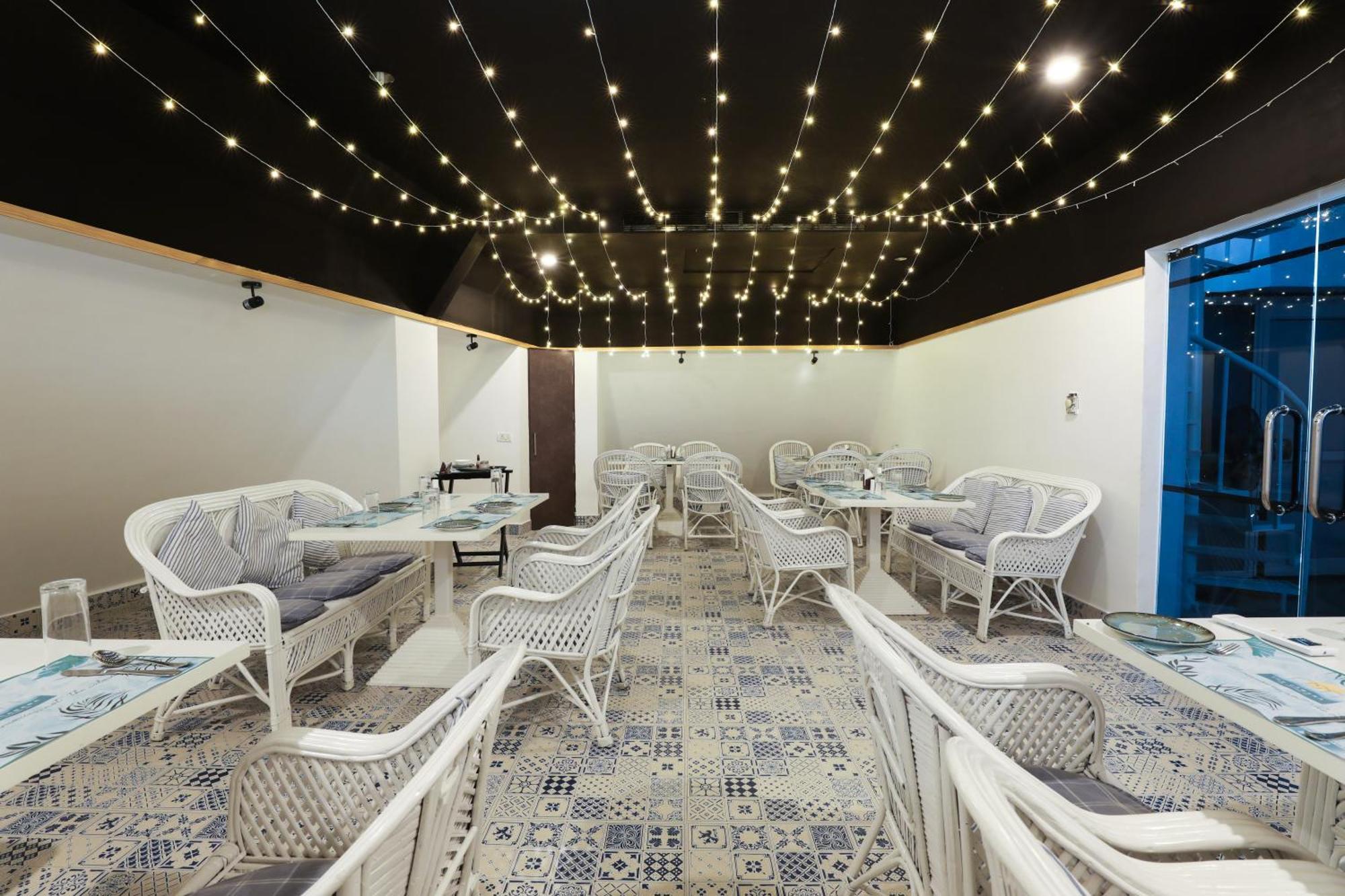 Hotel Le Castle Rudrapur Esterno foto
