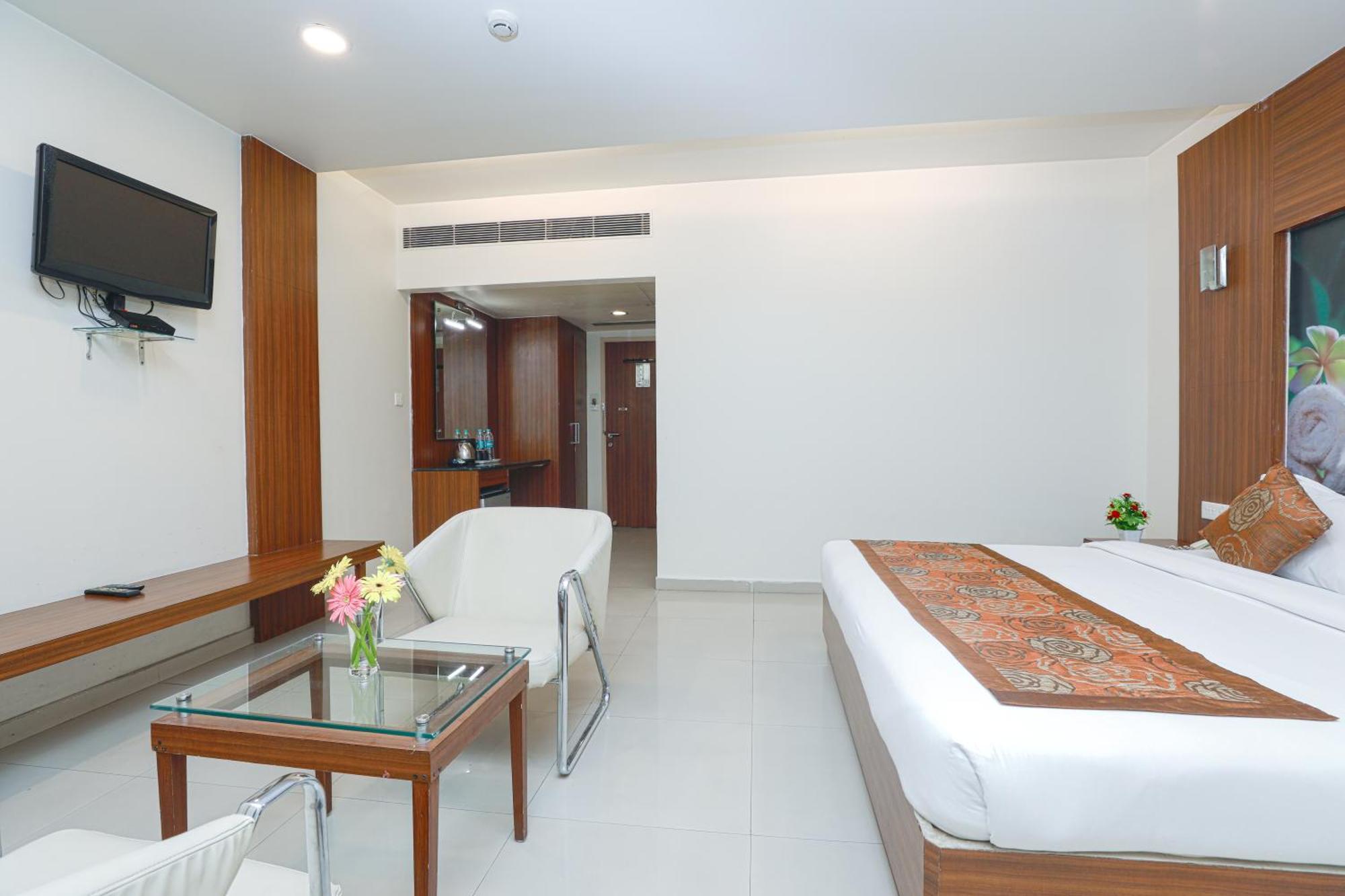 Hotel Le Castle Rudrapur Esterno foto