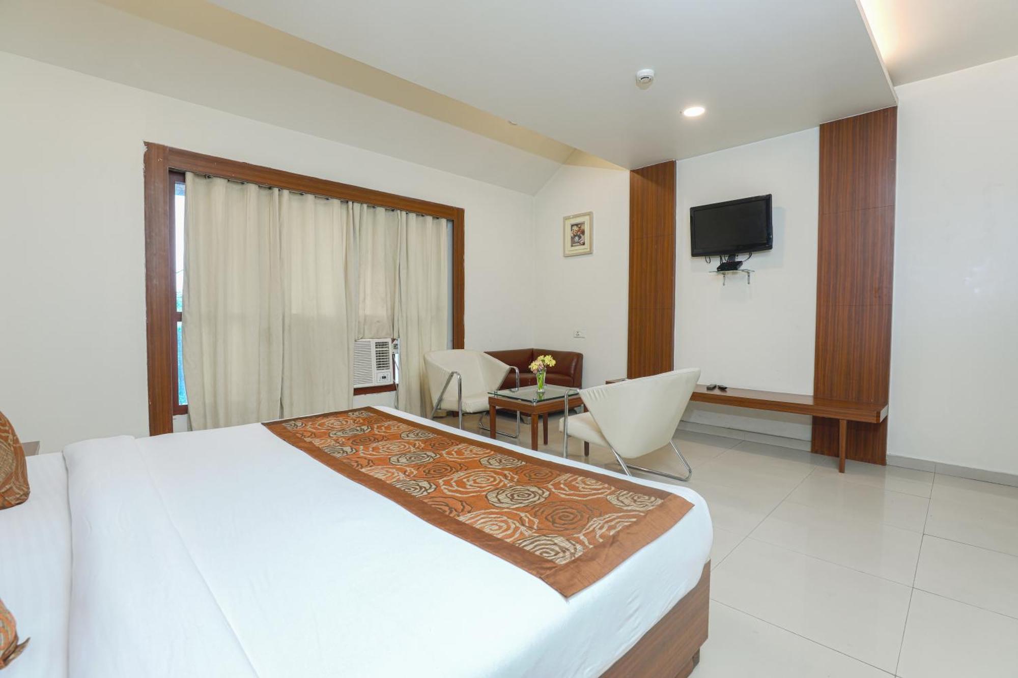 Hotel Le Castle Rudrapur Esterno foto