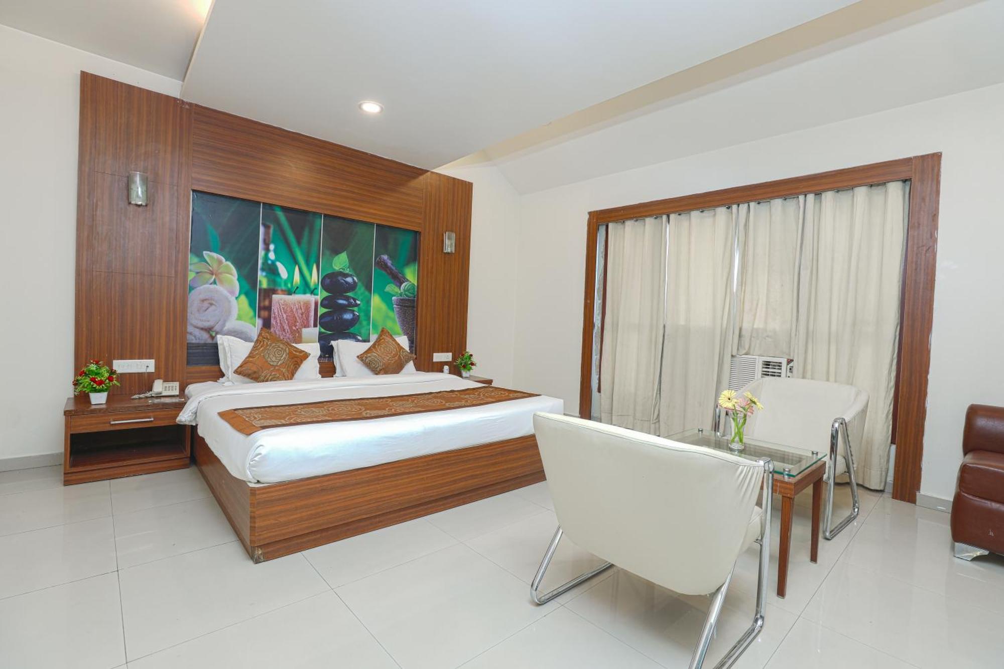 Hotel Le Castle Rudrapur Esterno foto