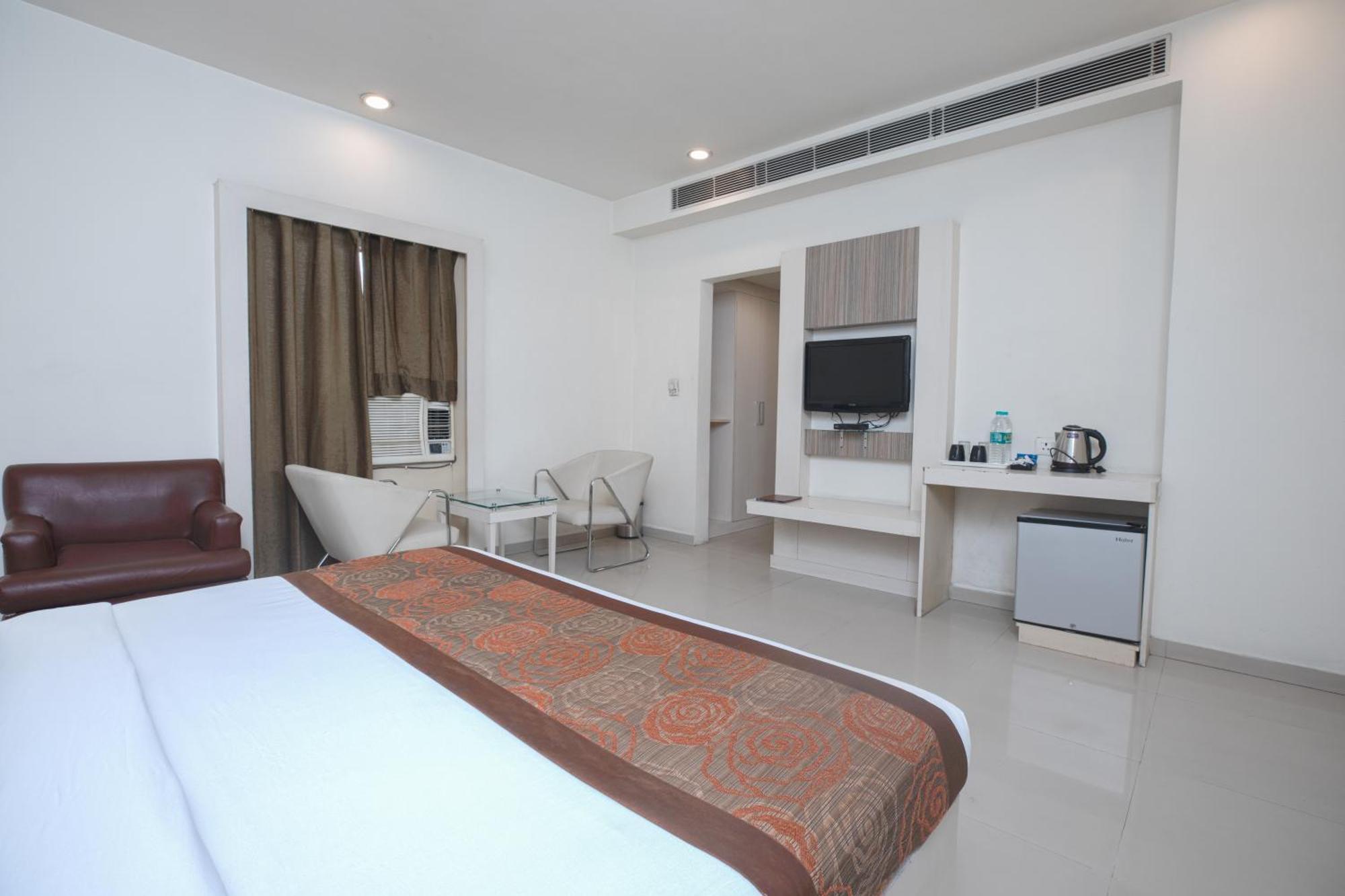 Hotel Le Castle Rudrapur Esterno foto